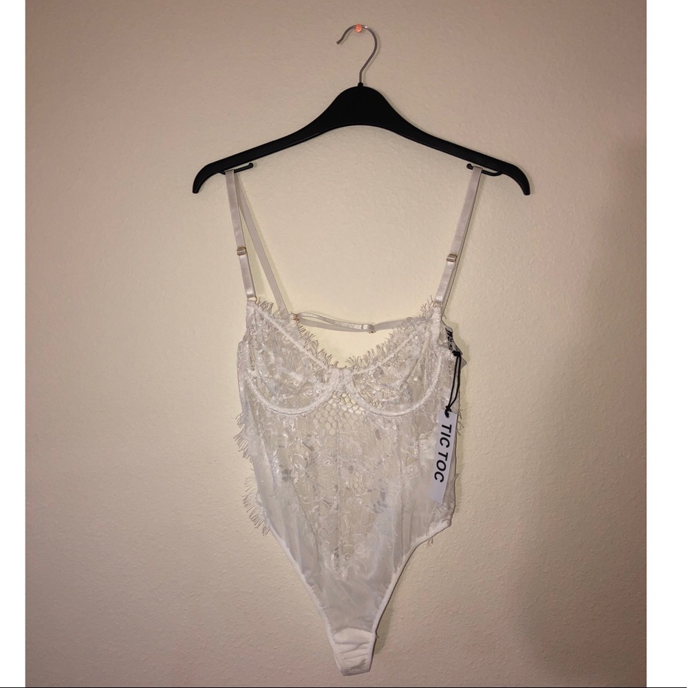 Victoria Lace Bodysuit (White)